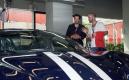 image Keanu-Reeves-bezoekt-Ferrari-2015-004.jpg