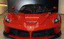 image Keanu-Reeves-bezoekt-Ferrari-2015-007.jpg