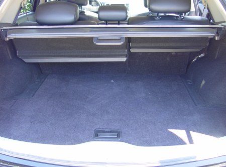 [img width=450 height=332]http://static.autoblog.nl/images/wp/Infiniti%20FX35%20kofferbak%20inside.jpg[/img]