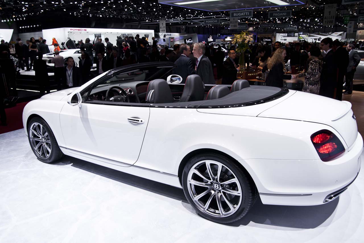 Afbeelding Bentley Continental Supersports ijsracer in Geneve