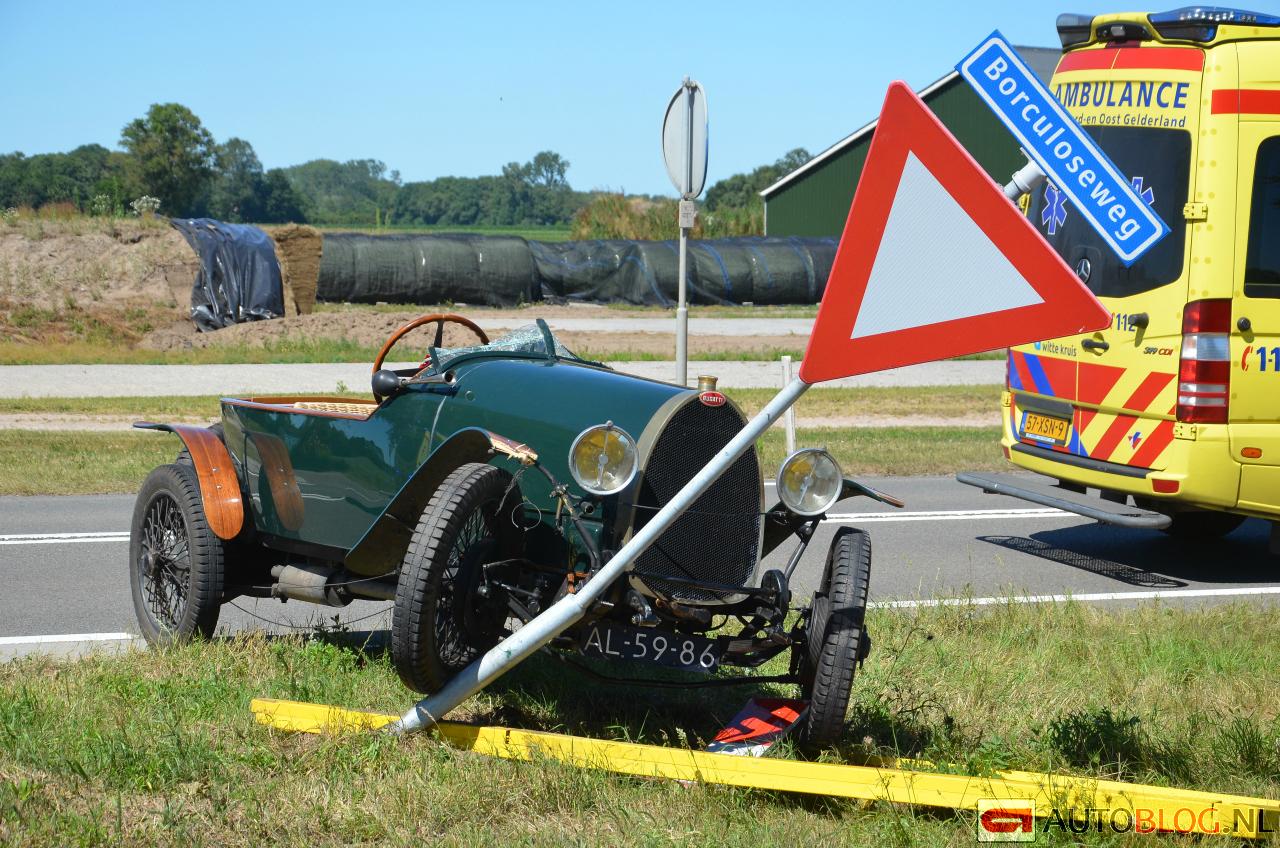 Afbeelding Ongeluk met bijzondere Bugatti in Nederland