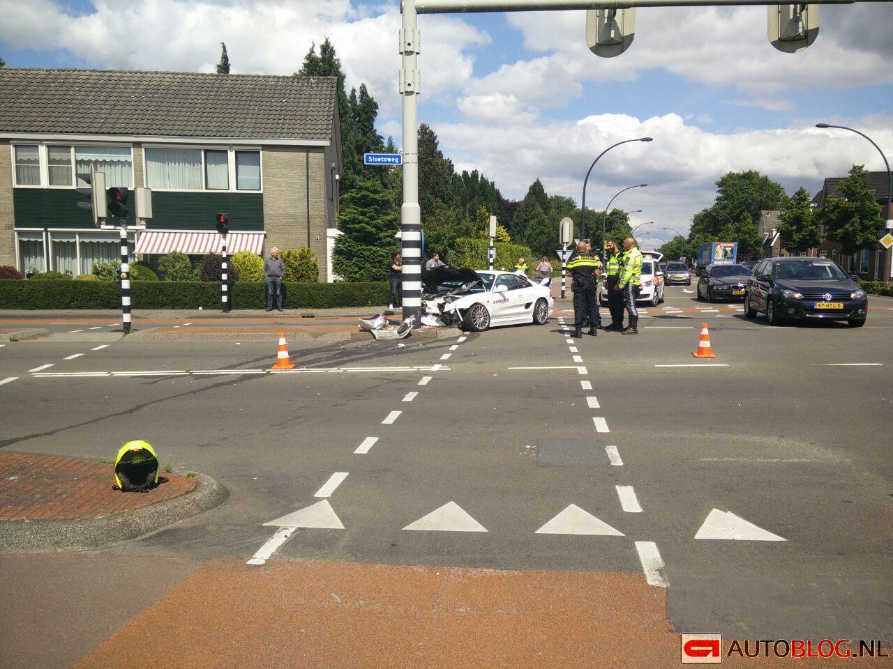Afbeelding 10 politie-auto’s ingezet om gestolen Toyota MR2 te stoppen