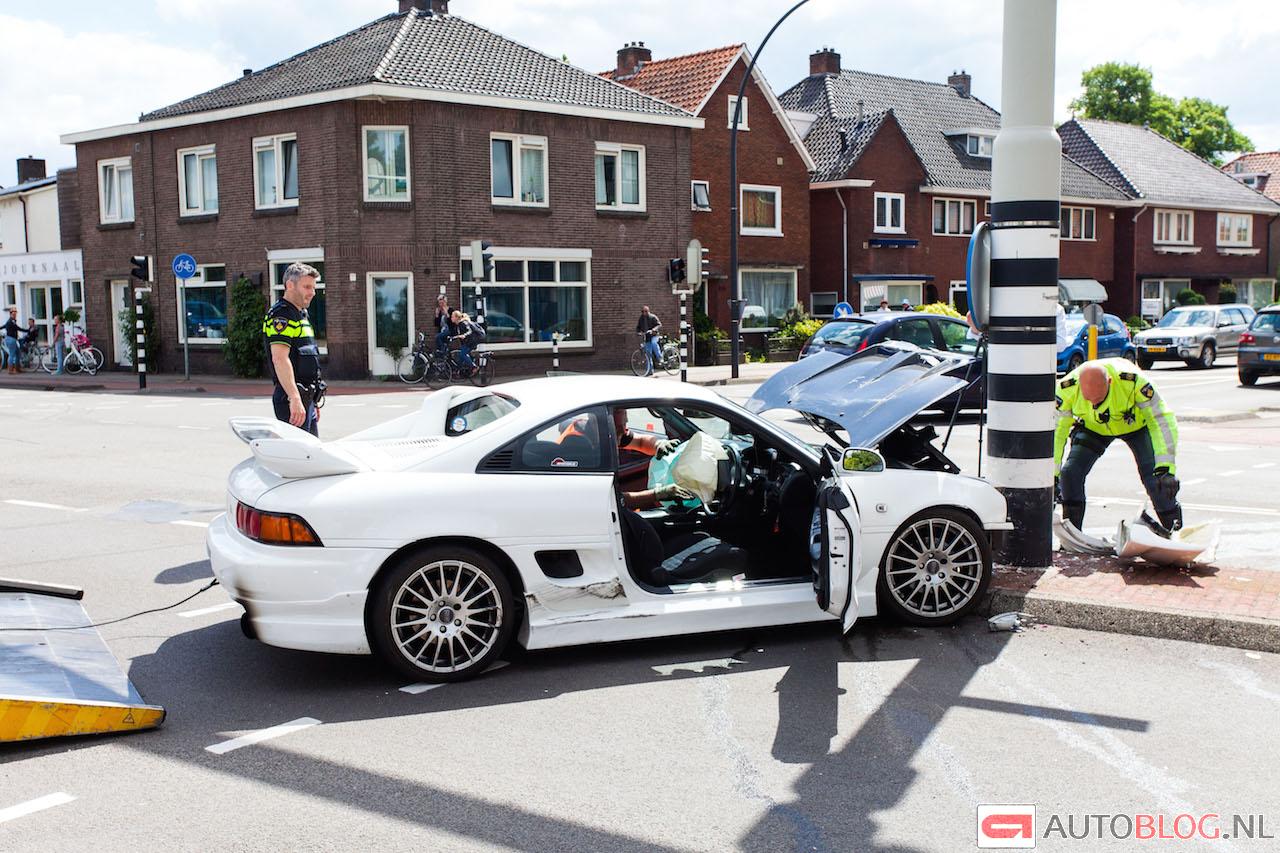 Afbeelding 10 politie-auto’s ingezet om gestolen Toyota MR2 te stoppen