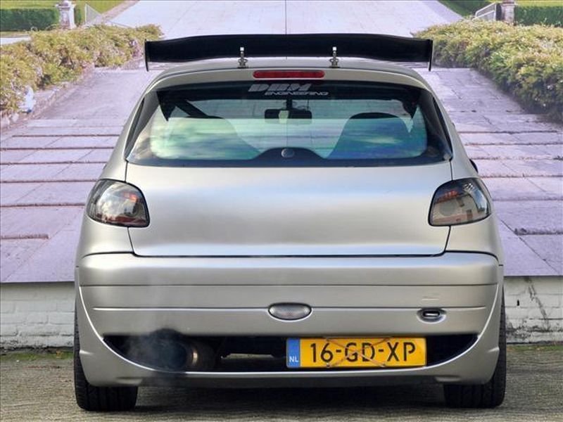 Afbeelding Peugeot 206 met 300 pk Honda Accord Type R motor