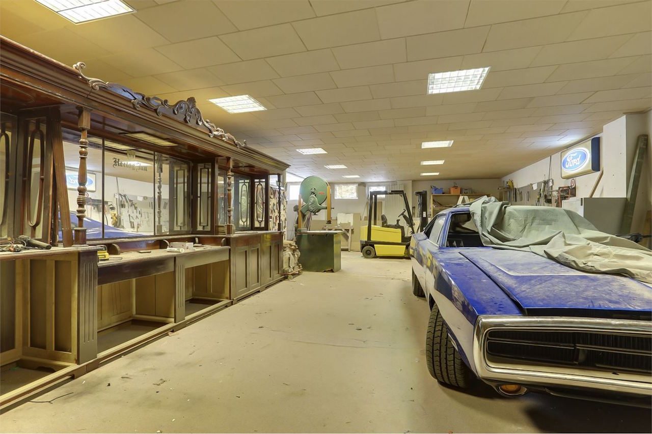 Afbeelding De garage bij dit herenhuis in Veenendaal vereist wat werk