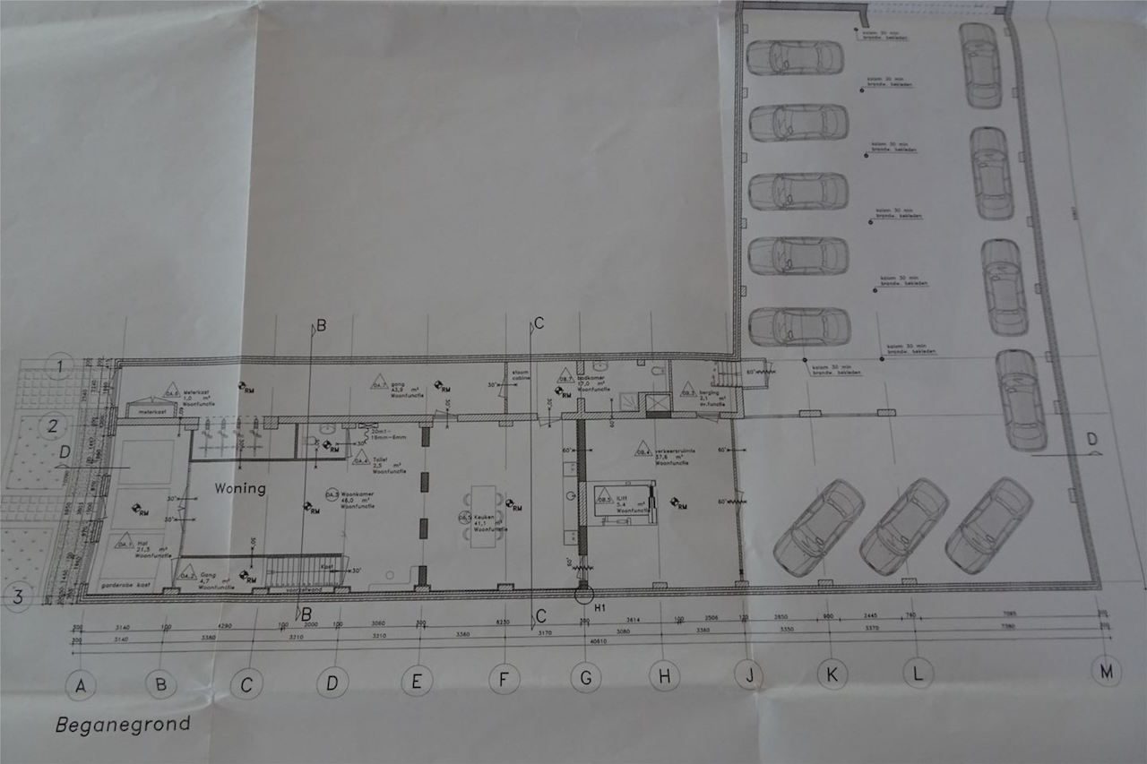 Afbeelding De garage bij dit herenhuis in Veenendaal vereist wat werk