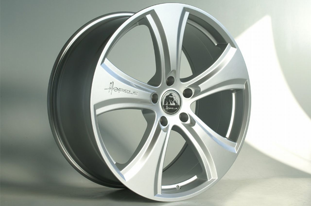 Afbeelding Hofele verbouwt Audi Q7 tot Strator GT 780