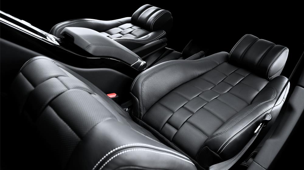 Afbeelding Kahn Design verfraait de nieuwe Range Rover