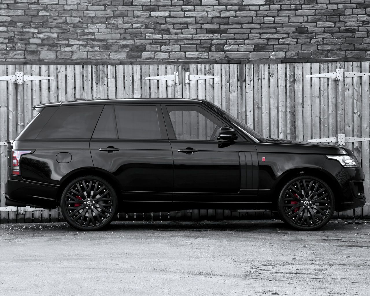 Afbeelding Kahn Design Range Rover 600 LE is sinister
