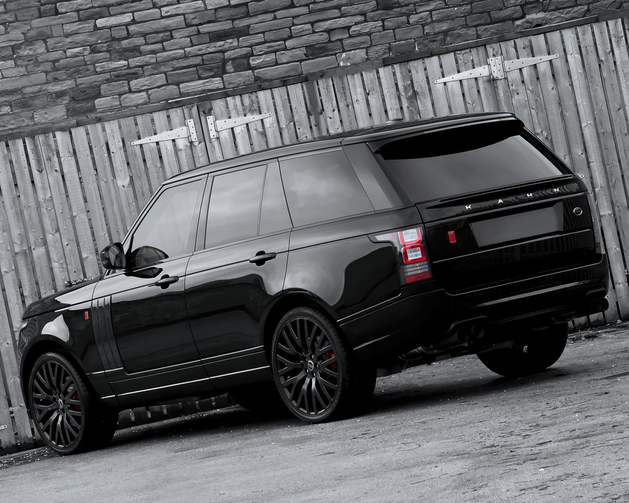 Afbeelding Kahn Design Range Rover 600 LE is sinister