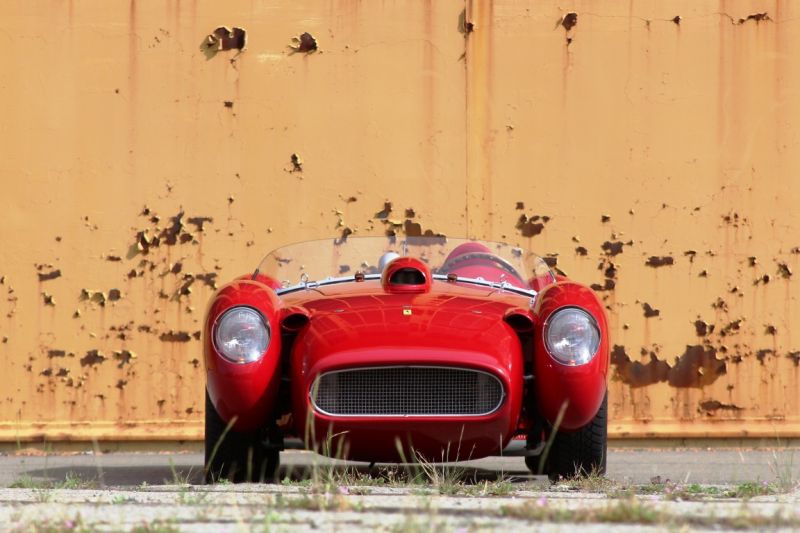 Afbeelding Deze schitterende Ferrari Testa Rossa is verdacht goedkoop