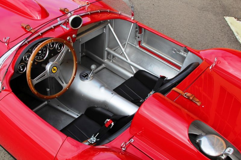 Afbeelding Deze schitterende Ferrari Testa Rossa is verdacht goedkoop
