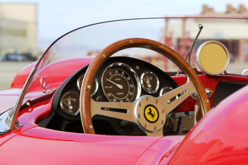 Afbeelding Deze schitterende Ferrari Testa Rossa is verdacht goedkoop