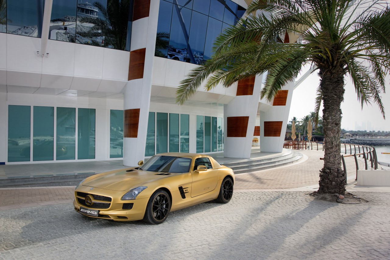 Afbeelding Pr0n: gouden Mercedes SLS en limited edition G55 voor Dubai
