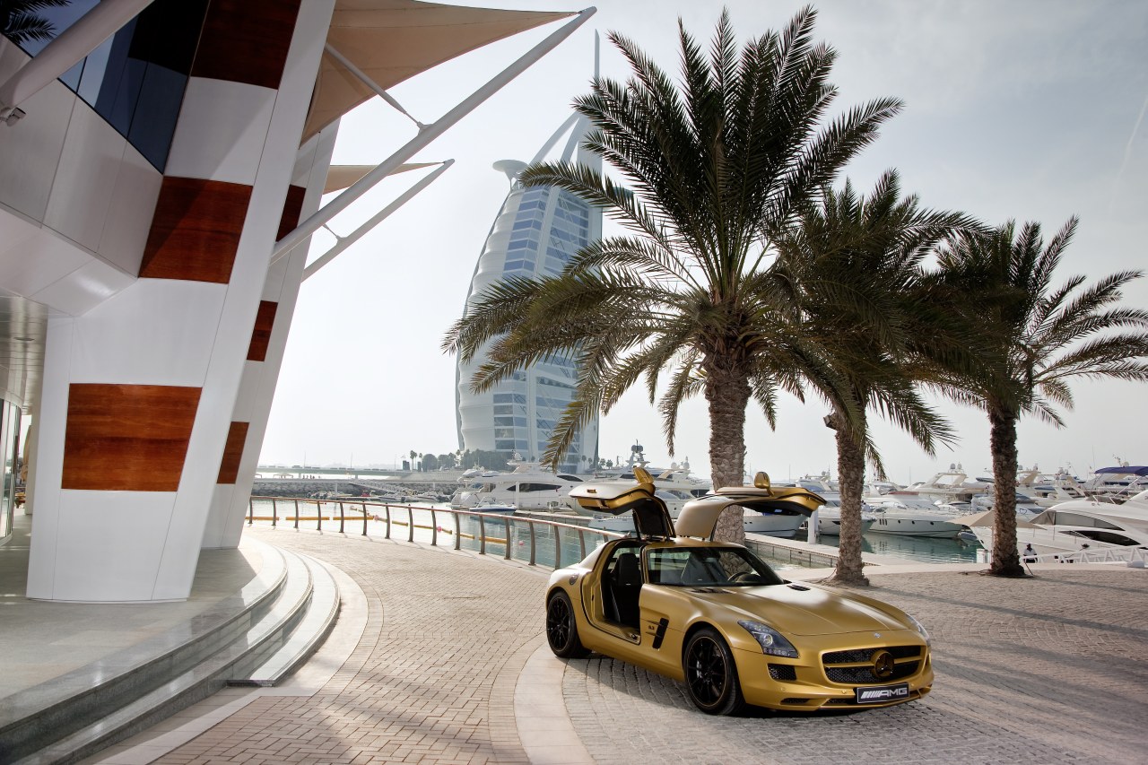 Afbeelding Pr0n: gouden Mercedes SLS en limited edition G55 voor Dubai