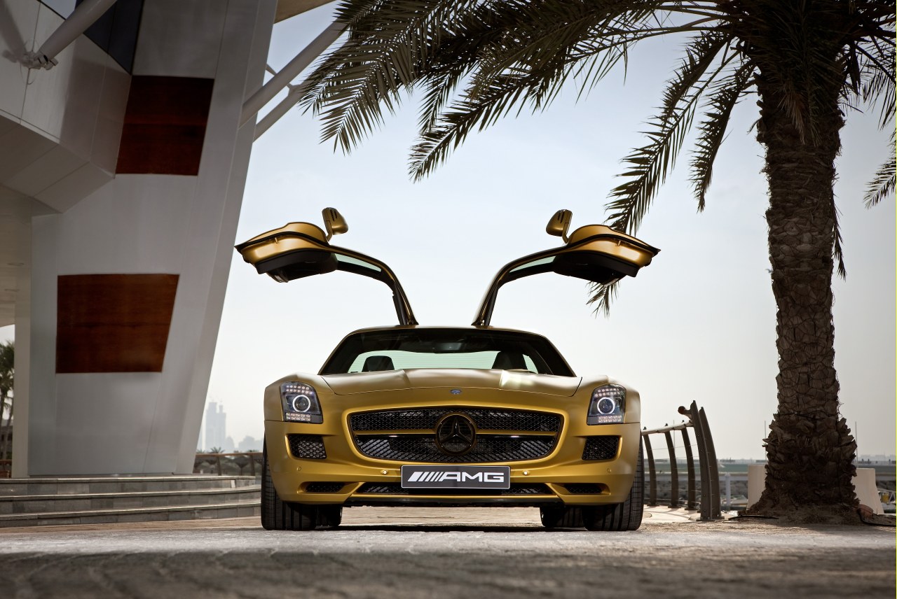 Afbeelding Pr0n: gouden Mercedes SLS en limited edition G55 voor Dubai