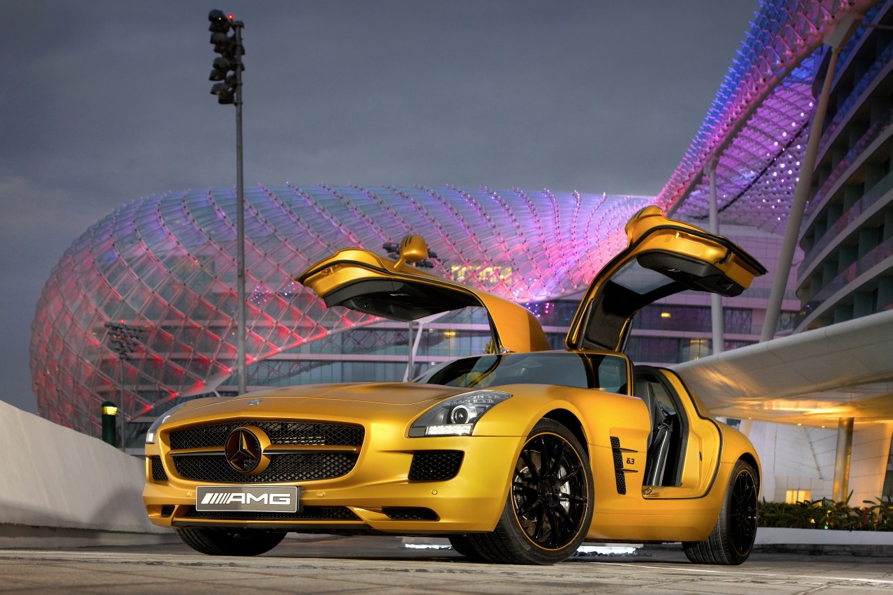 Afbeelding Pr0n: gouden Mercedes SLS en limited edition G55 voor Dubai