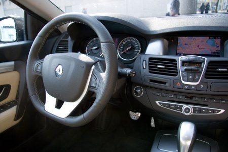 Audi A5 versus Renault Laguna Coupe Audi A5 versus Renault Laguna Coupe