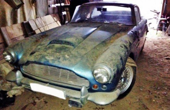 Aston Martin DB4 barnfind Aston Martin DB4 barnfind