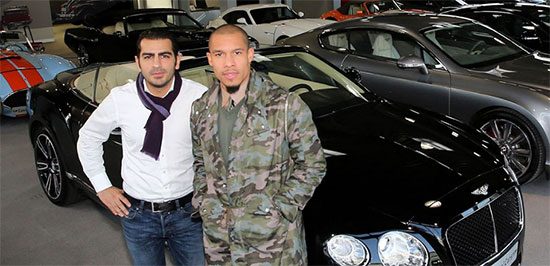 Nigel de Jong heeft ook een autobedrijf