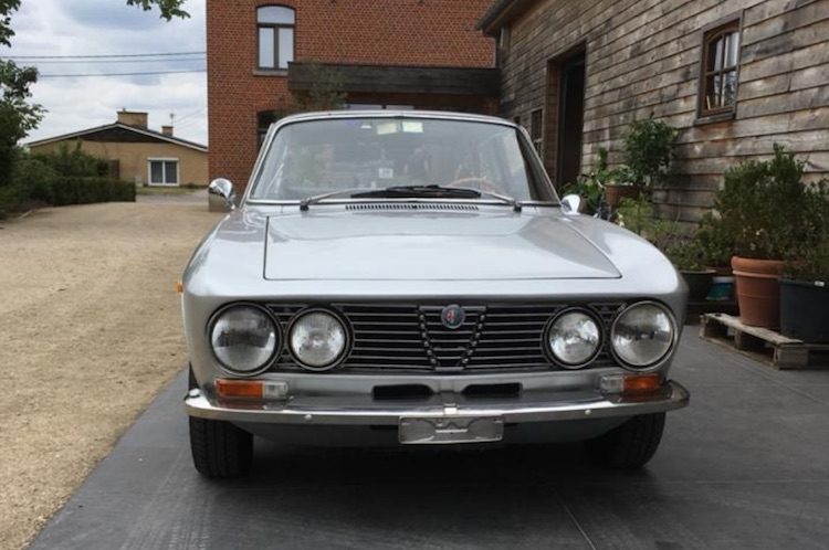 Alfa-Romeo-1300-GT-junior