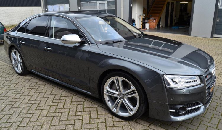 Audi S8