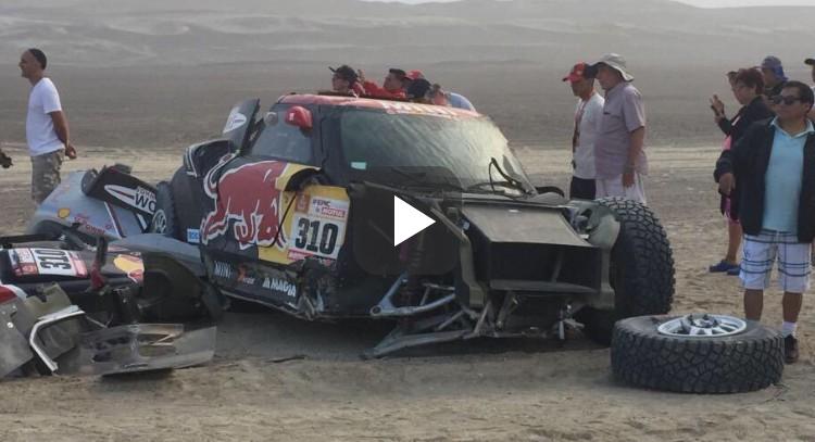 Video: Dakar crash laat niets over van deze MINI