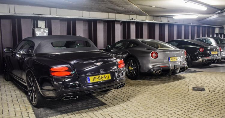 Parkeergarage met dikke combo