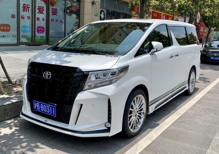 JDM-bestelbus heeft krankzinnige bodykit