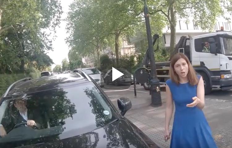 Verkeersruzie: stel probeert file te omzeilen