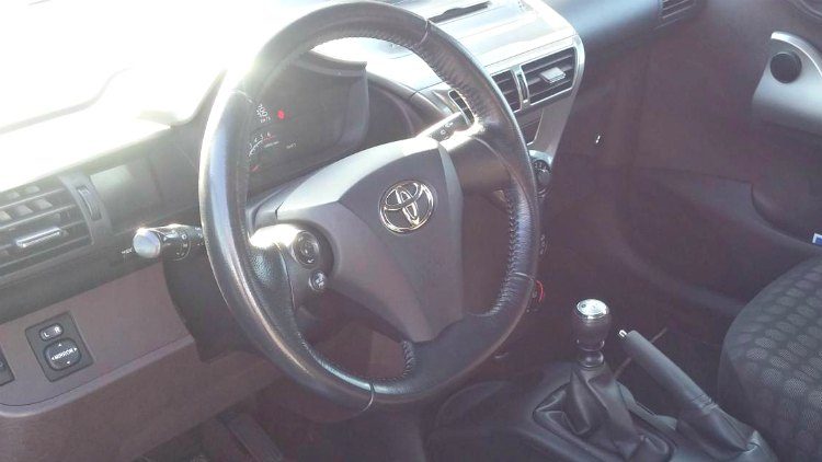 Toyota iQ